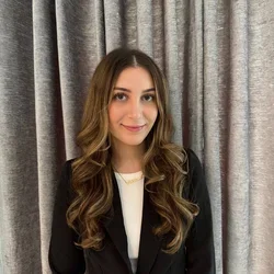 Adriana Minasakanian